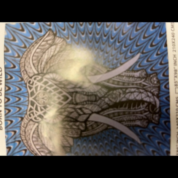 BORN FREE Tapestry.  BL/RD12 - Picture 3 of 4